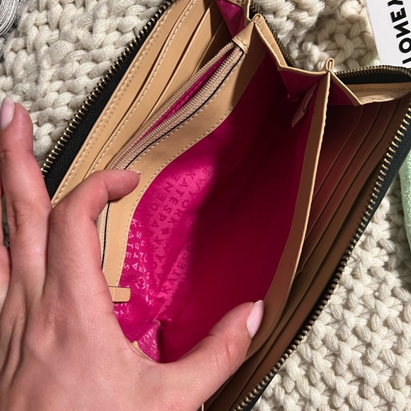 Wallet - Picture 3 of 4